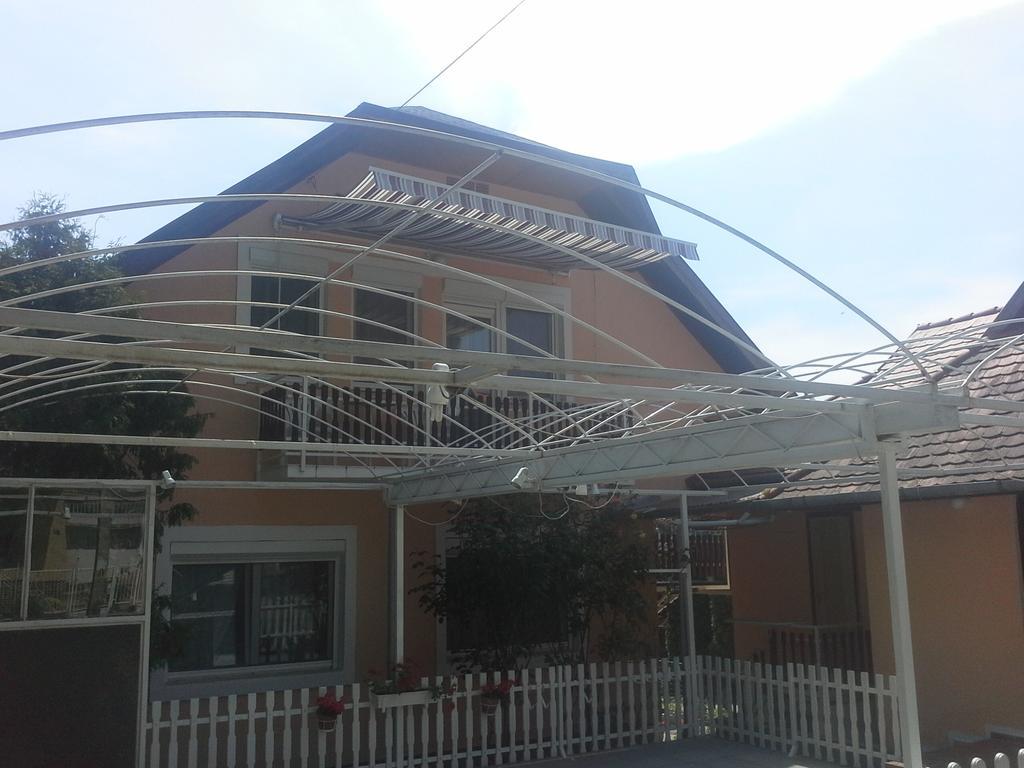 Friends Villa Apartments Hévíz Dış mekan fotoğraf