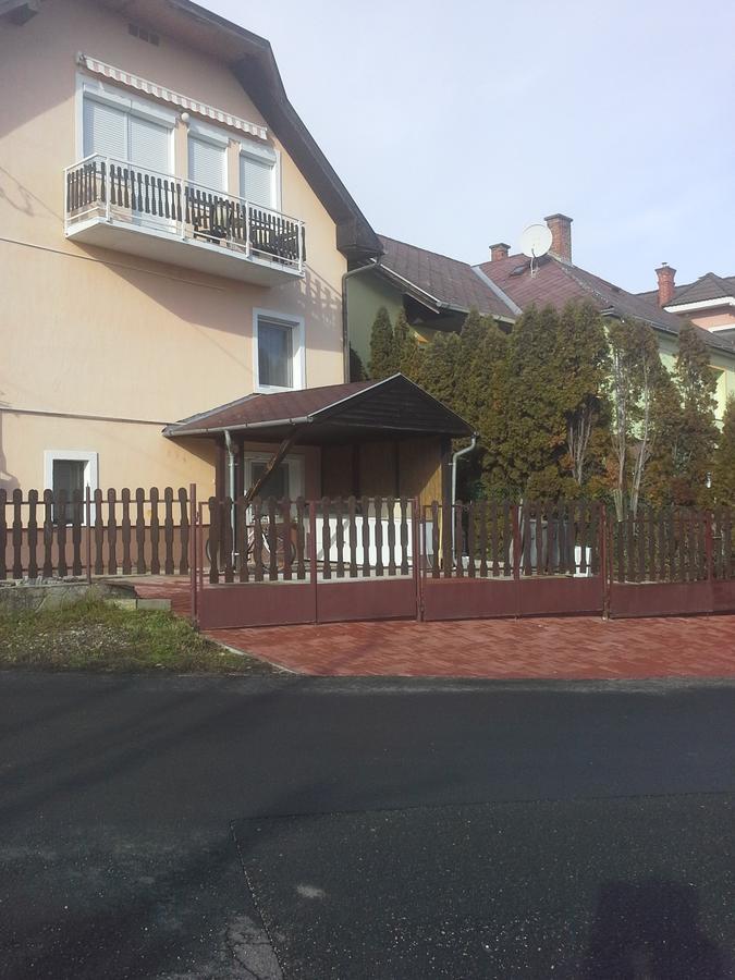 Friends Villa Apartments Hévíz Dış mekan fotoğraf